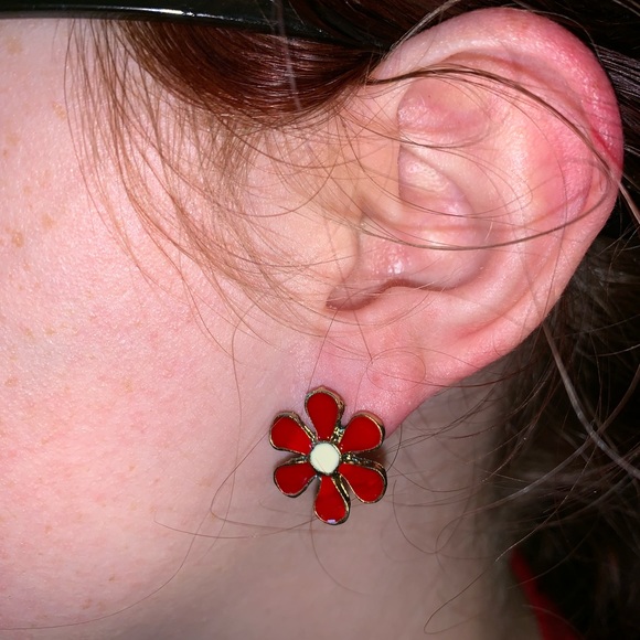 Cute Flower Earrings - Picture 2 of 4